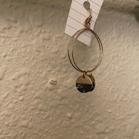 Earring - Picture 3 of 3